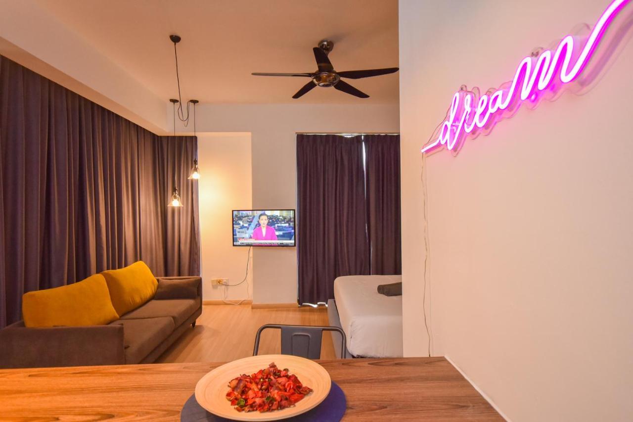 Cube 8Teens By Nest Home Johor Bahru Luaran gambar