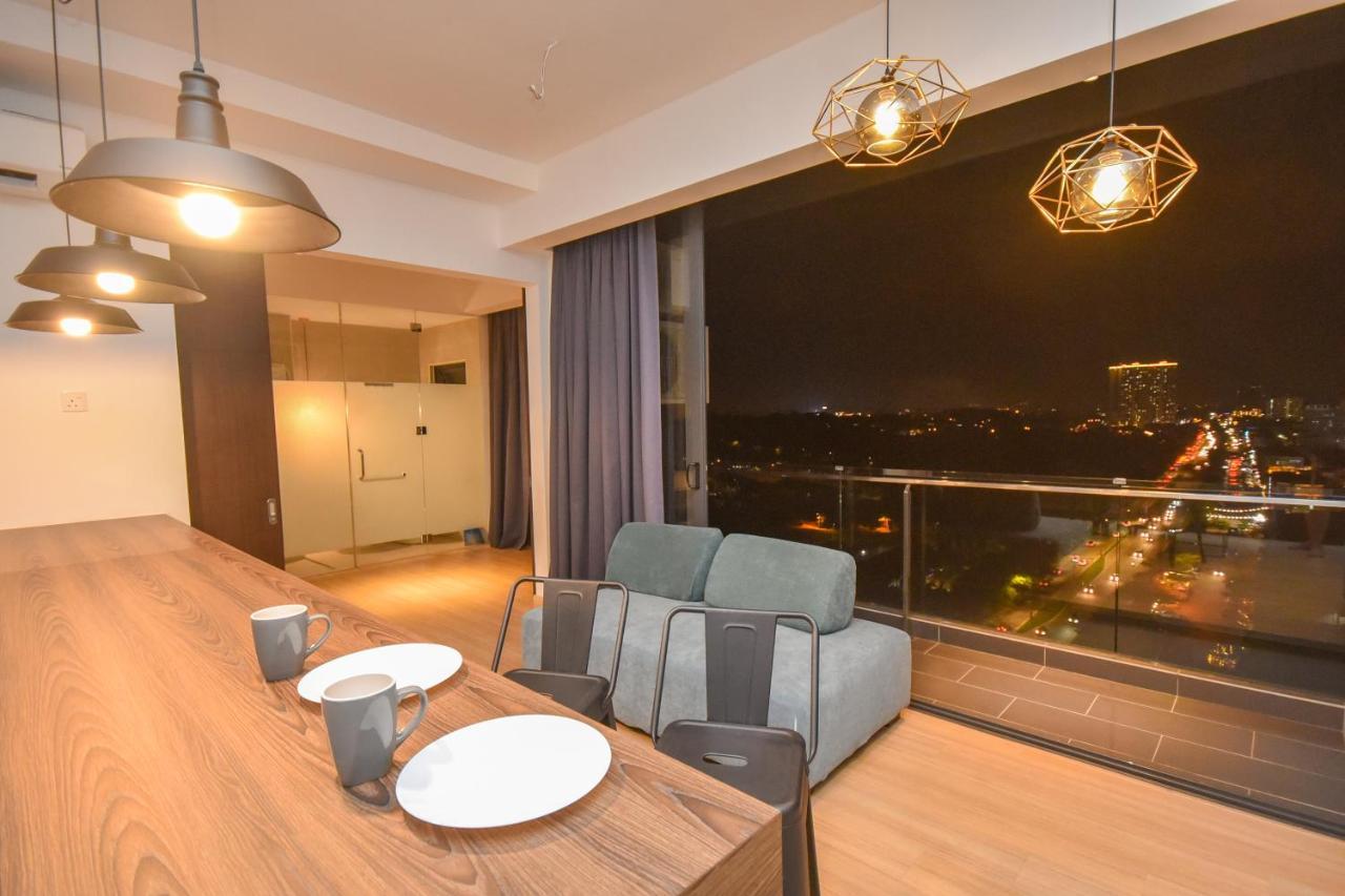 Cube 8Teens By Nest Home Johor Bahru Luaran gambar