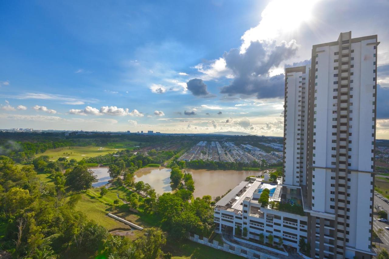 Cube 8Teens By Nest Home Johor Bahru Luaran gambar